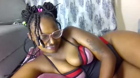 prettysmiless online show from September 24, 2025, 3:15 pm