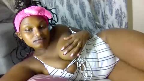 prettysmiless online show from September 29, 2025, 2:44 pm