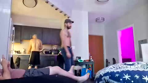 prettysolidd7 online show from September 30, 2025, 1:16 pm