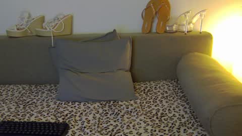 prettyvanessa online show from January 15, 2025, 10:49 am