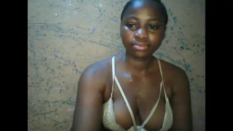 prettyxxpac online show from April 19, 2026, 12:43 am