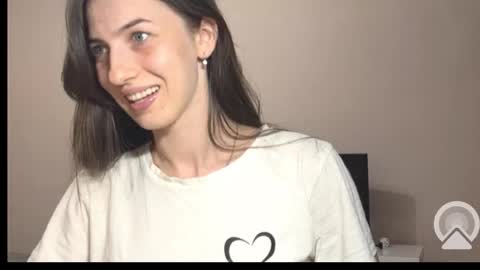 Snapshot of prettyyy_angel chatting on September 19, 2025, 4:40 pm prettyyy_angel online show from September 19, 2025, 4:40 pm