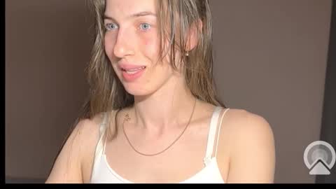 Snapshot of prettyyy_angel chatting on September 24, 2025, 6:33 pm prettyyy_angel online show from September 24, 2025, 6:33 pm