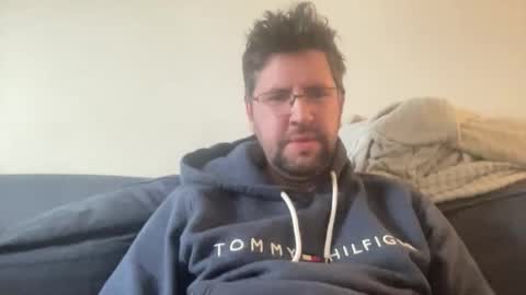 Snapshot of previewh chatting on April 4, 2026, 2:14 pm PreviewH online show from April 4, 2026, 2:14 pm