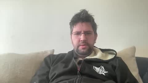 Snapshot of previewh chatting on April 7, 2026, 7:42 am PreviewH online show from April 7, 2026, 7:42 am