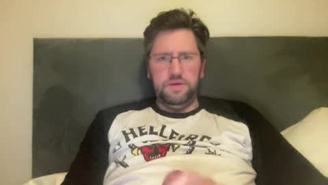 Snapshot of previewh chatting on April 22, 2026, 9:27 pm PreviewH online show from April 22, 2026, 9:27 pm