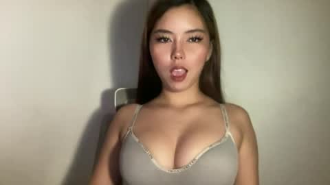 Snapshot of pricelessbeautyxxx chatting on July 6, 2026, 1:19 pm TINA online show from July 6, 2026, 1:19 pm