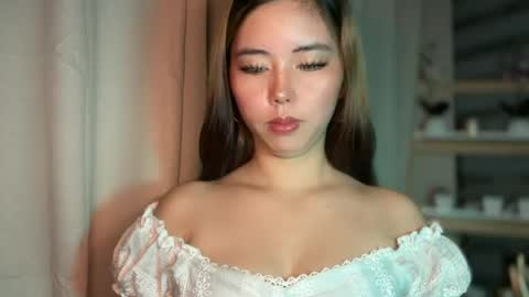 Snapshot of pricelessbeautyxxx chatting on August 4, 2026, 2:04 am TINA online show from August 4, 2026, 2:04 am