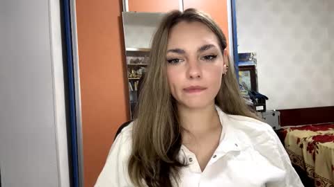 Amelia online show from November 18, 2025, 8:13 pm