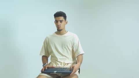 prince_arthur77 online show from January 14, 2026, 6:08 am