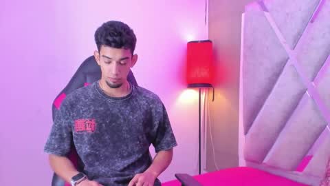 prince_arthur77 online show from March 17, 2026, 1:47 pm