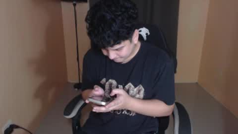 Snapshot of prince_killian chatting on May 3, 2026, 12:00 pm Killian online show from May 3, 2026, 12:00 pm
