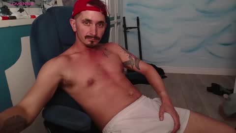 Snapshot of prince_raphael chatting on August 4, 2026, 12:08 pm Riffraff online show from August 4, 2026, 12:08 pm