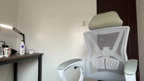 Charls online show from April 18, 2026, 1:20 am