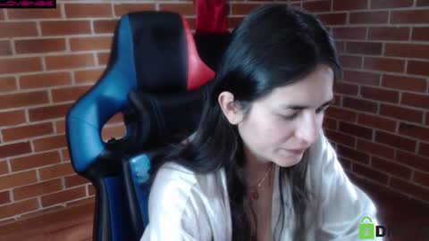 Leia online show from November 3, 2025, 2:07 pm