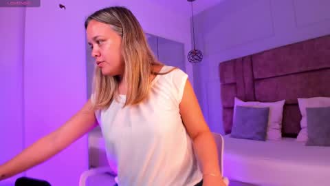 Paris online show from March 11, 2025, 11:33 am