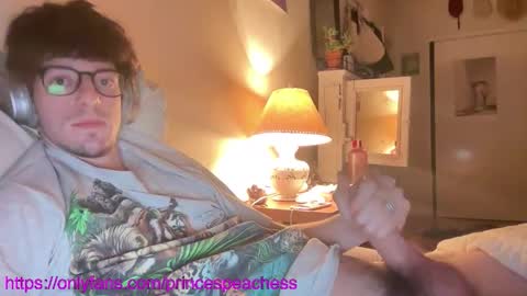 Peaches online show from February 17, 2026, 2:52 am