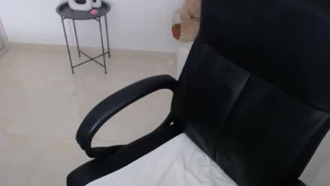 valery dollx online show from May 11, 2026, 3:56 am