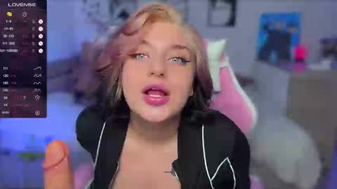 Lina online show from February 10, 2025, 7:49 pm