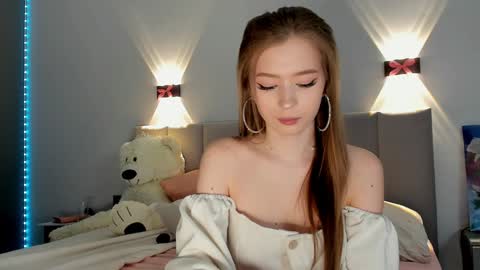 Princess Diana online show from February 3, 2025, 2:03 am