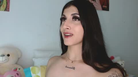 Sophie online show from April 17, 2026, 6:16 am