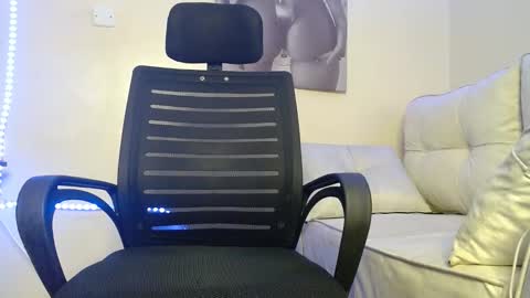 princess_princessa online show from March 5, 2025, 2:46 am