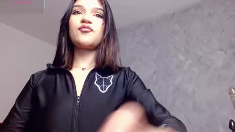 Snapshot of princess_roxxi chatting on February 8, 2026, 8:40 am Roxxi online show from February 8, 2026, 8:40 am