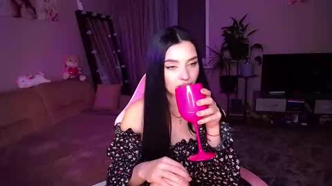 princessamira1 online show from November 9, 2025, 3:21 pm