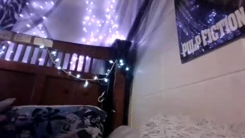 Snapshot of princesshollylove chatting on October 30, 2025, 9:37 pm Holly love online show from October 30, 2025, 9:37 pm