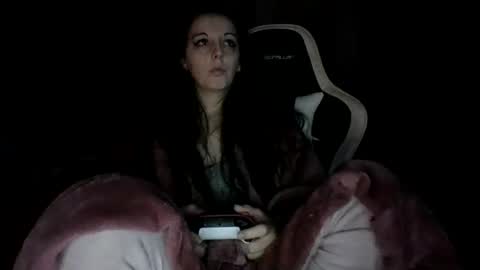 Holly love online show from January 7, 2026, 8:11 pm