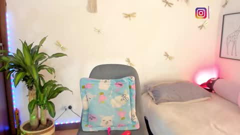 princessluna_14 online show from March 17, 2026, 9:51 pm