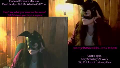 Snapshot of princessmariahswitch chatting on November 3, 2025, 8:04 am Cuckold Cravings online show from November 3, 2025, 8:04 am