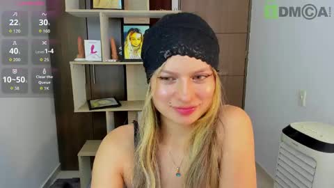 princessmariana25 online show from October 14, 2025, 7:25 pm