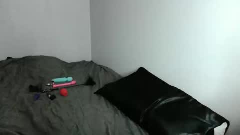 Naomi  online show from April 9, 2026, 5:18 am