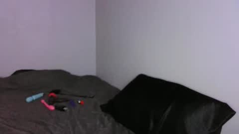 Naomi  online show from April 15, 2026, 5:03 am