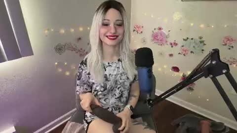 Snapshot of princessstarrxxx chatting on July 1, 2026, 7:46 pm Starr online show from July 1, 2026, 7:46 pm