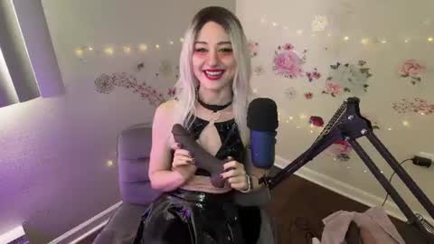 Snapshot of princessstarrxxx chatting on July 15, 2026, 7:41 pm Starr online show from July 15, 2026, 7:41 pm