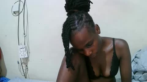 pritty_amber online show from April 18, 2026, 6:12 pm