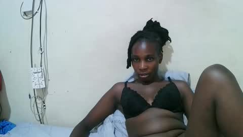 pritty_amber online show from April 18, 2026, 7:29 pm