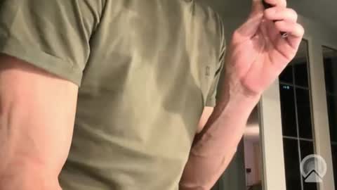 Snapshot of profit8000 chatting on April 4, 2026, 7:22 pm Dutchieeeee8 online show from April 4, 2026, 7:22 pm