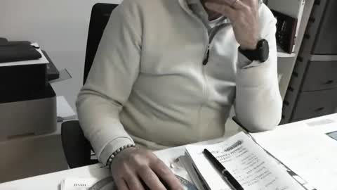 mature hairy guy online show from January 21, 2025, 5:20 pm