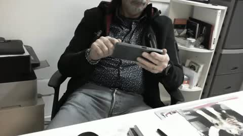 mature hairy guy online show from February 26, 2025, 5:50 pm