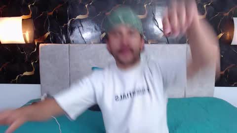 Adris  Juan online show from February 20, 2026, 2:08 am