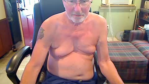 Snapshot of pulltoy1 chatting on July 11, 2026, 6:43 pm pulltoy1 online show from July 11, 2026, 6:43 pm