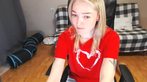 Polly online show from February 25, 2025, 3:05 pm