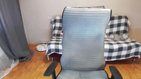 Polly online show from September 19, 2025, 4:14 am