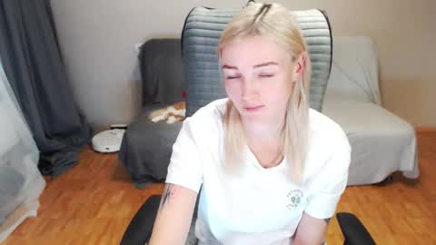 Polly online show from October 3, 2025, 12:46 pm