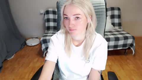 Snapshot of puma_ma chatting on February 16, 2026, 3:13 am Polly online show from February 16, 2026, 3:13 am