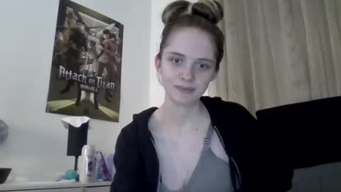 Snapshot of purepetitex1 chatting on June 17, 2026, 1:19 am roxy online show from June 17, 2026, 1:19 am