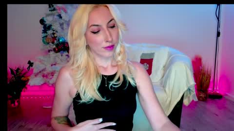 Snapshot of purevibrations chatting on December 16, 2024, 6:05 pm Isabelle online show from December 16, 2024, 6:05 pm